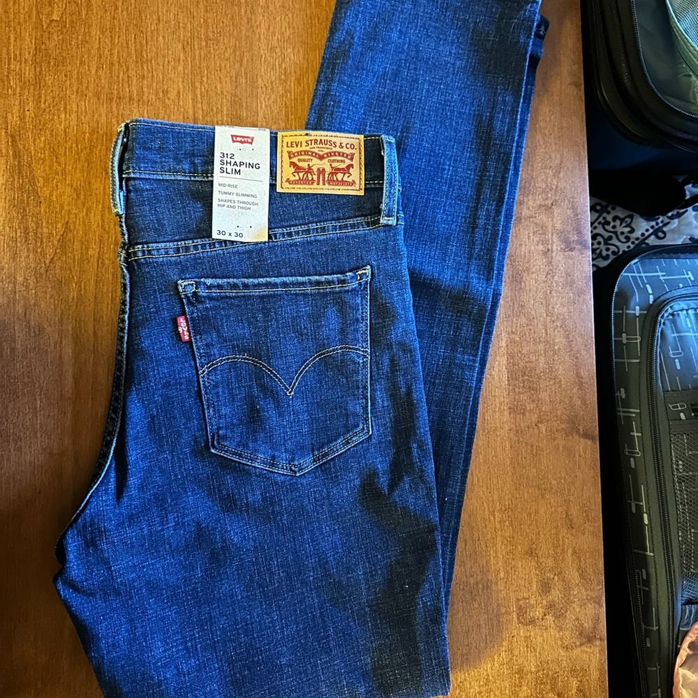 Brand new Levi’s 312 Shaping Slim women’s Jeans. Med/dark wash. Size 30/30. - Picture 3 of 8